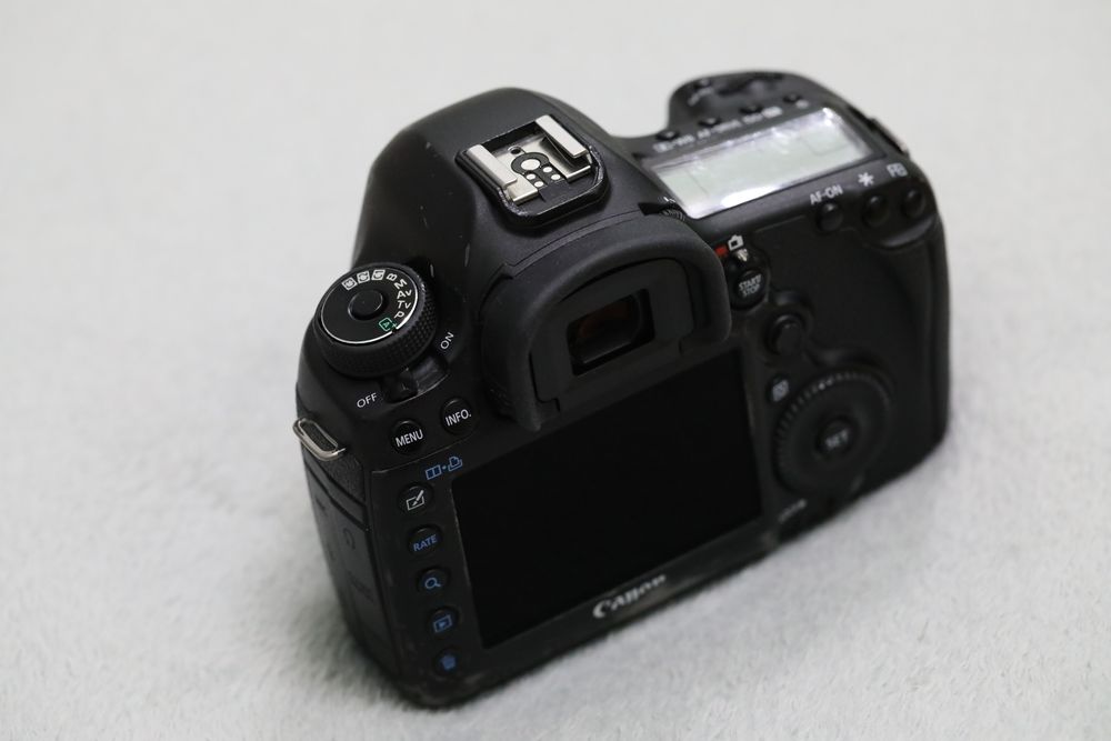 Фотоапарат Canon EOS 5D Mark III