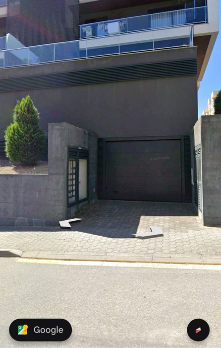 Aluguer de garagem para dois carros