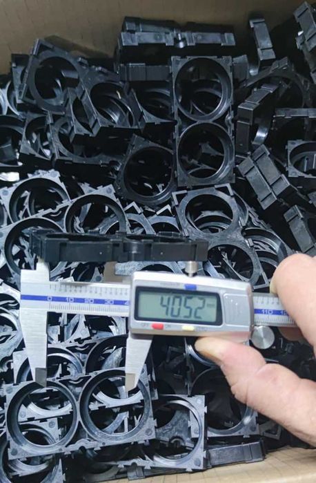 Холдер 40135 для складання акумуляторів тримач LiFePO4 батарей