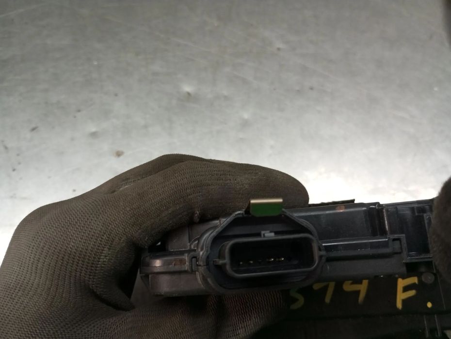 Fechadura / fecho porta frente direito RENAULT Twingo III (BCM_)