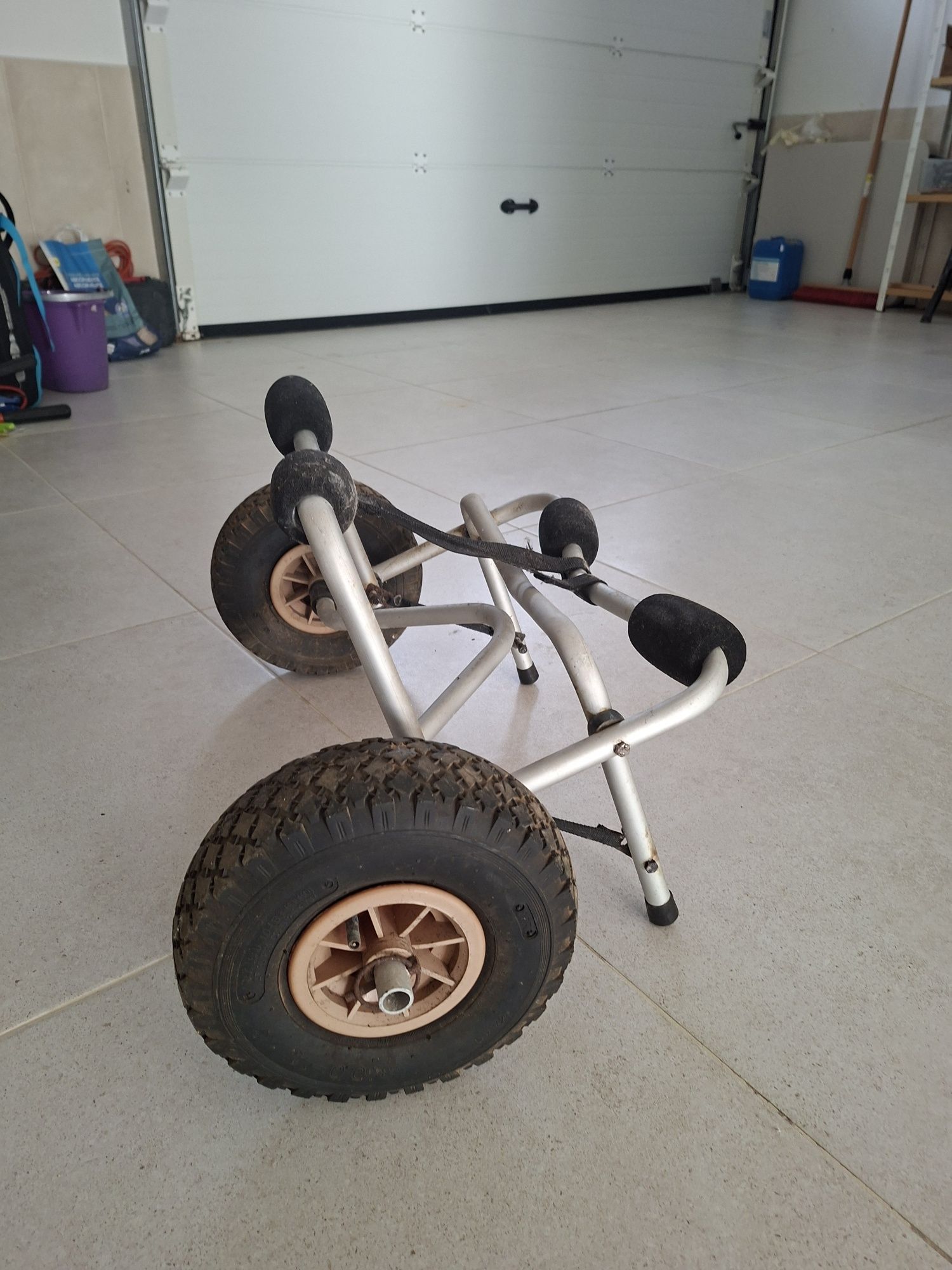 Carrinho de transporte para kayaks