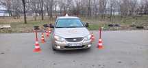 Інструктор з водіння, автоінструктор.
