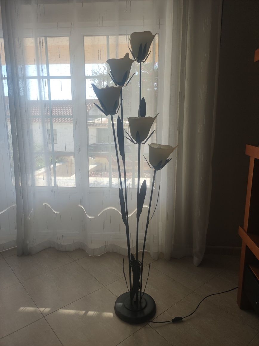 Candeeiro de chão