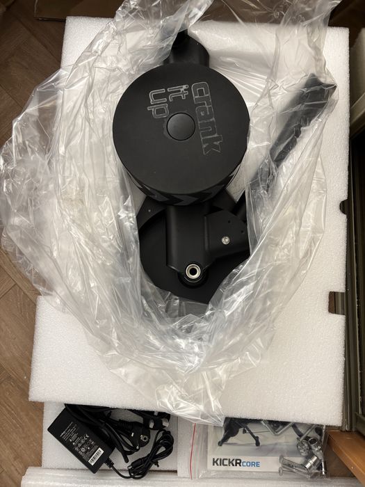 Trenażer Wahoo Kickr Core nieużywany!