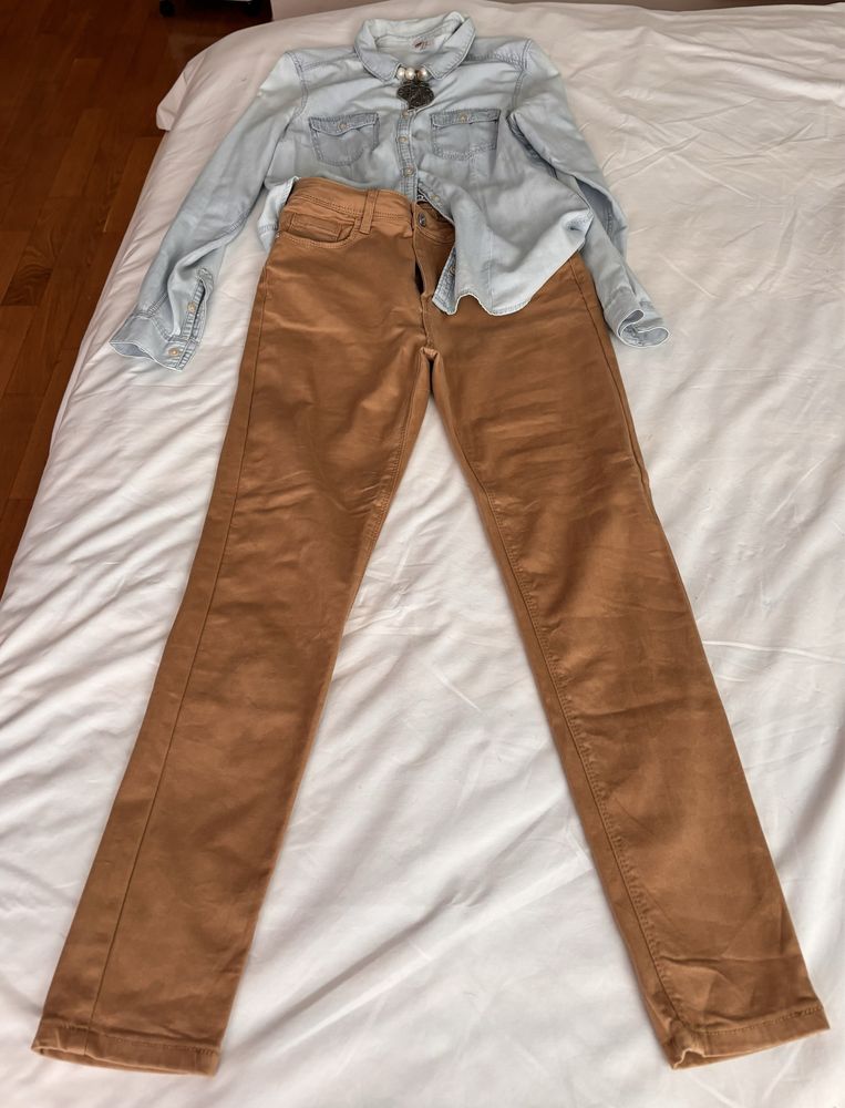 Calças em polipele, de cor Camel nº 40/L