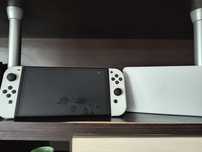 Nintendo Switch OLED + etui + karta pamięci 32GB
