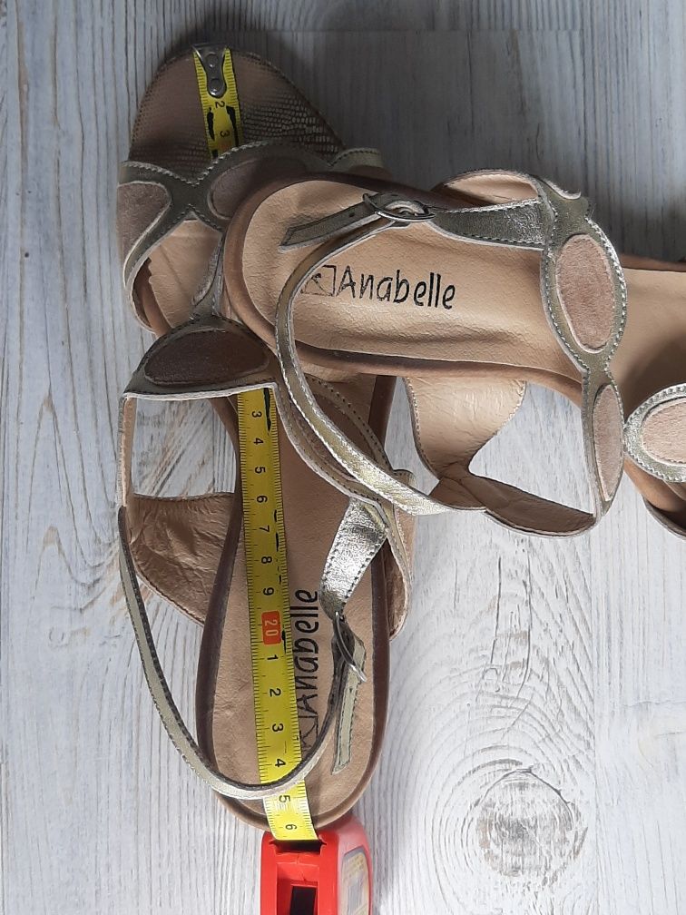 Sandały beżowo-złote na obcasie słupku Anabelle 39