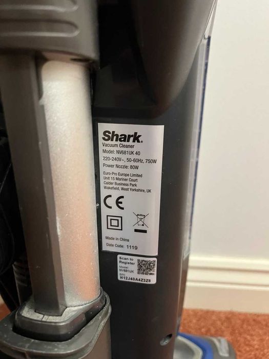 Пылесос вертикальный известного бренда Shark Англия