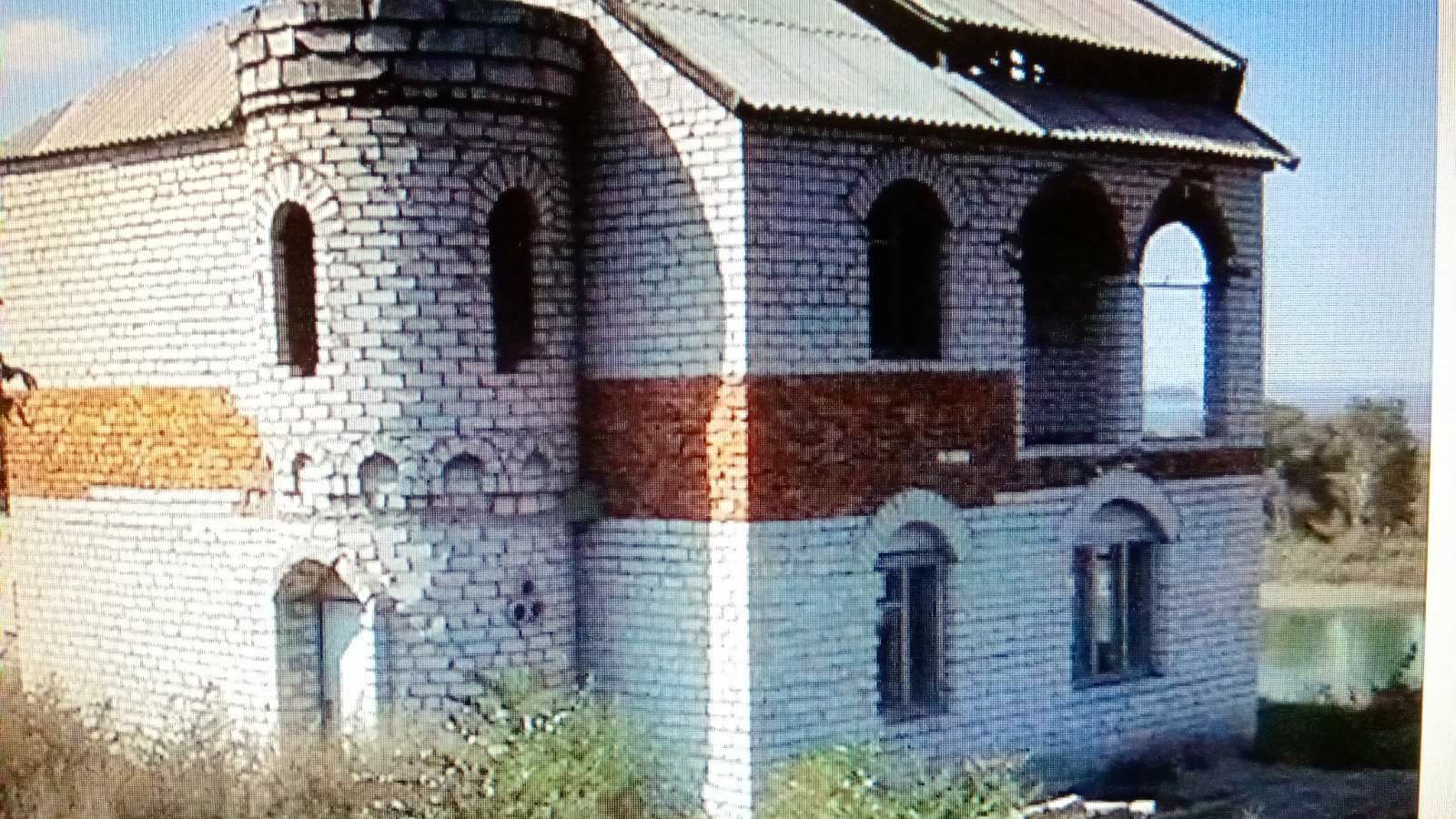 Екологічна заміська нерухомість з краєвидом.