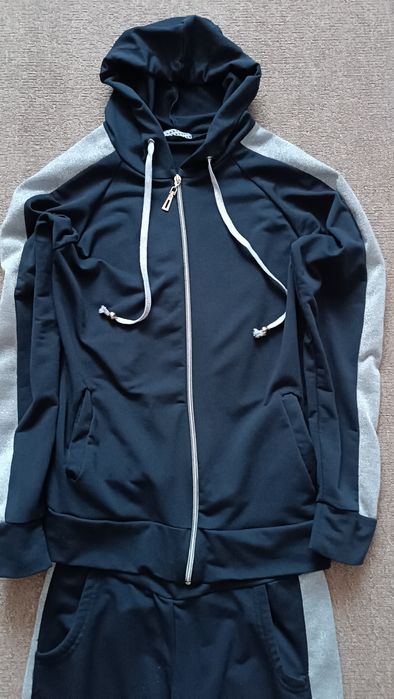 Продам спортивний костюм жіночий