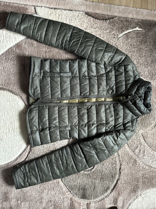 Продається жіноча куртка