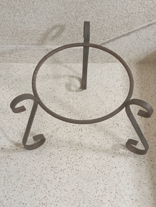 Suportes para vasos em ferro forjado