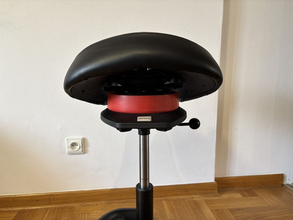 Ergonomiczny stołek siodłowy BH6