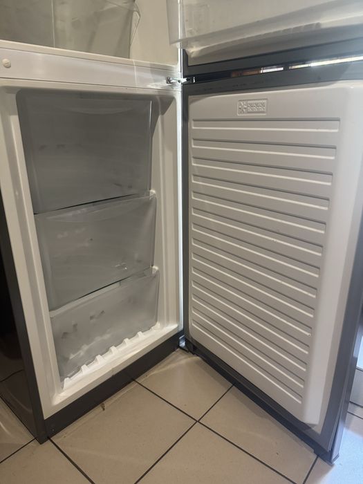 Продам холодильник Zanussi