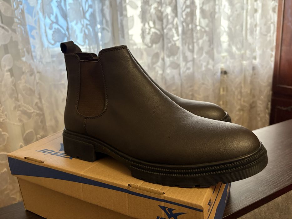 Продам чоловічі ботинки челсі