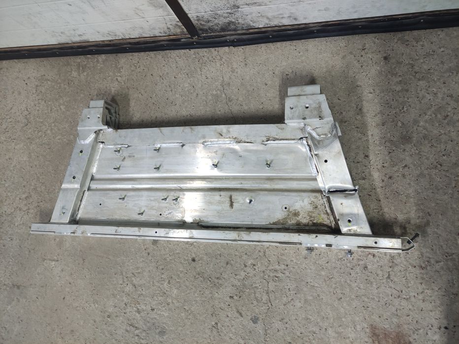 Volvo xc40 c40 recharge підрамник підсилювач захист