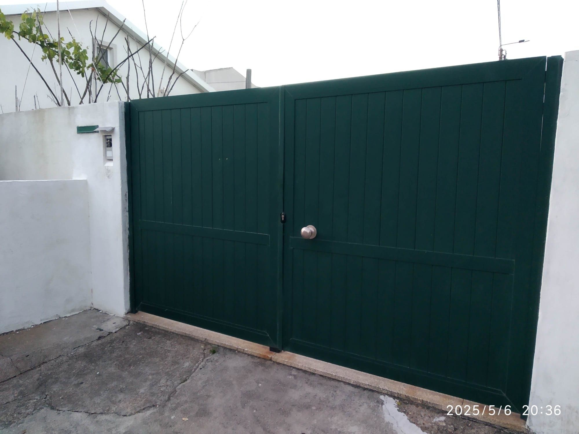 Vendo portão de alumínio urgência