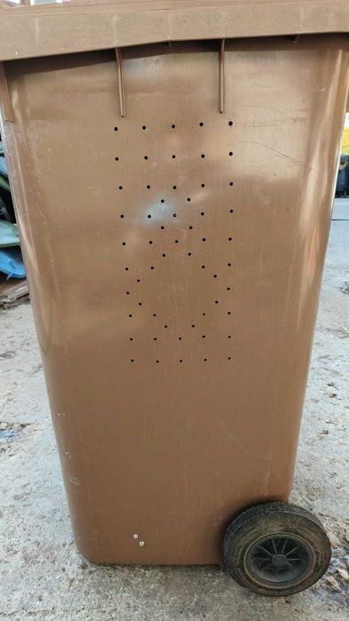 Używane pojemniki na odpady 240l na bioodpady kubeł kosz śmieci