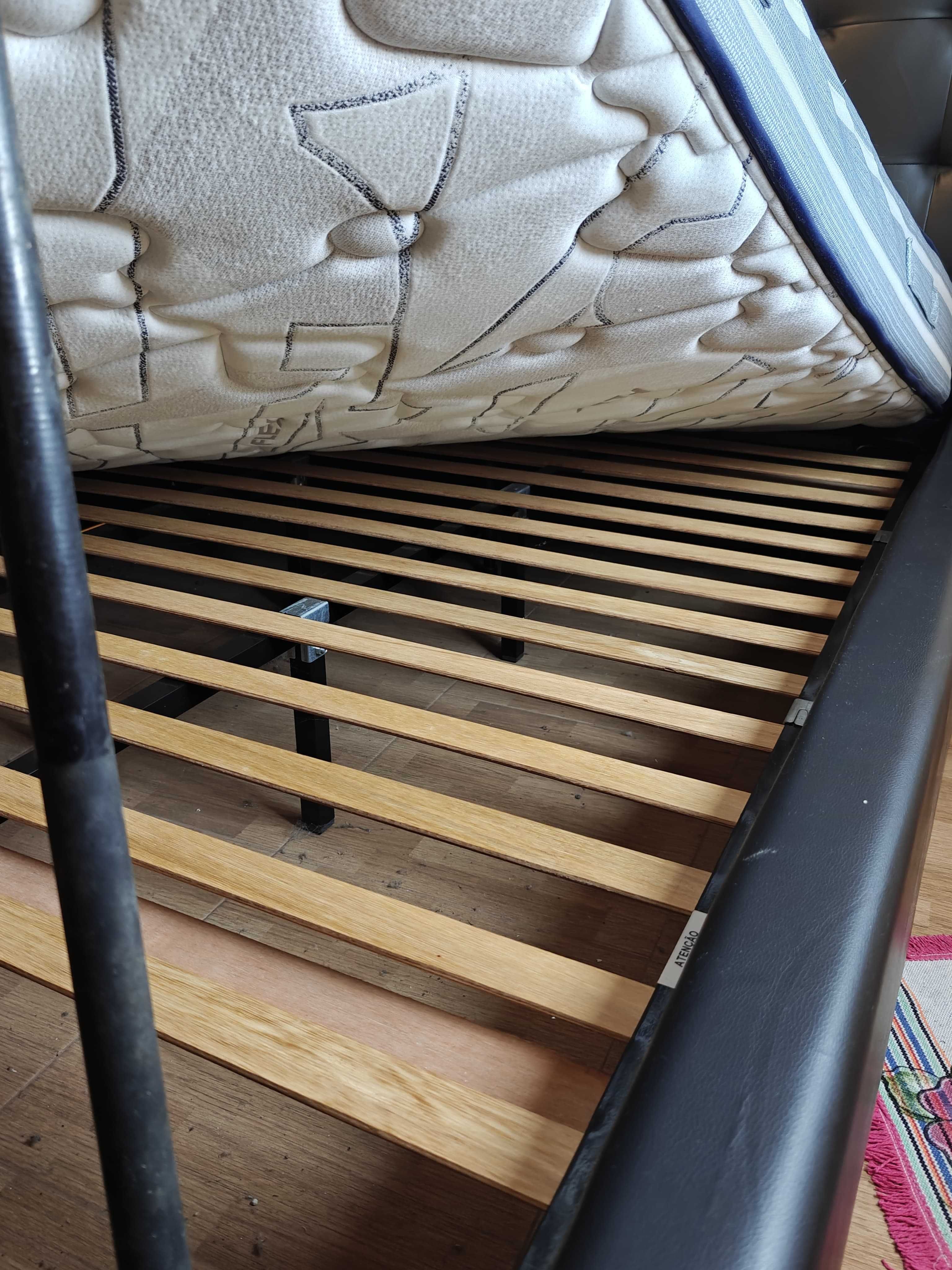 Cama de casal com estrado e colchão