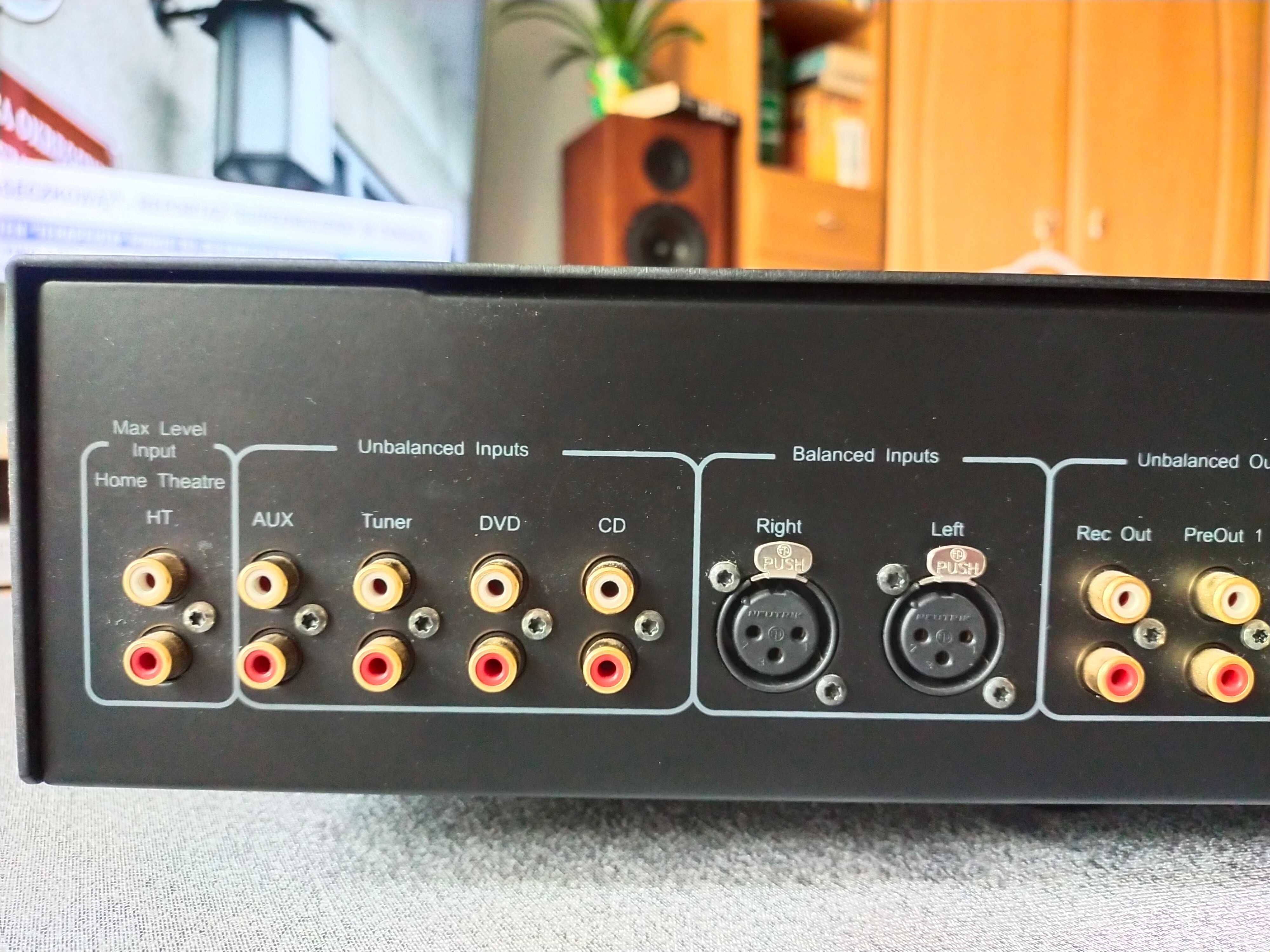 Wzmacniacz zintegrowany Hegel H100