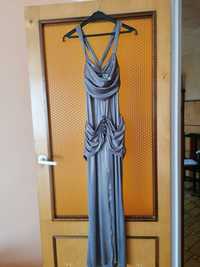 Długa sukienka z błyszczącego materiału