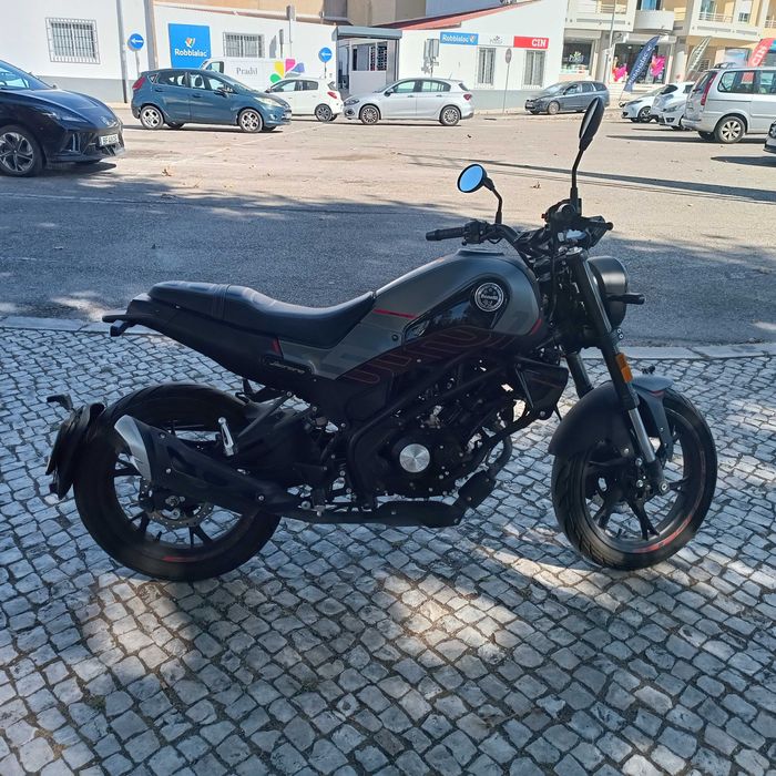 Benelli Leoncino 125