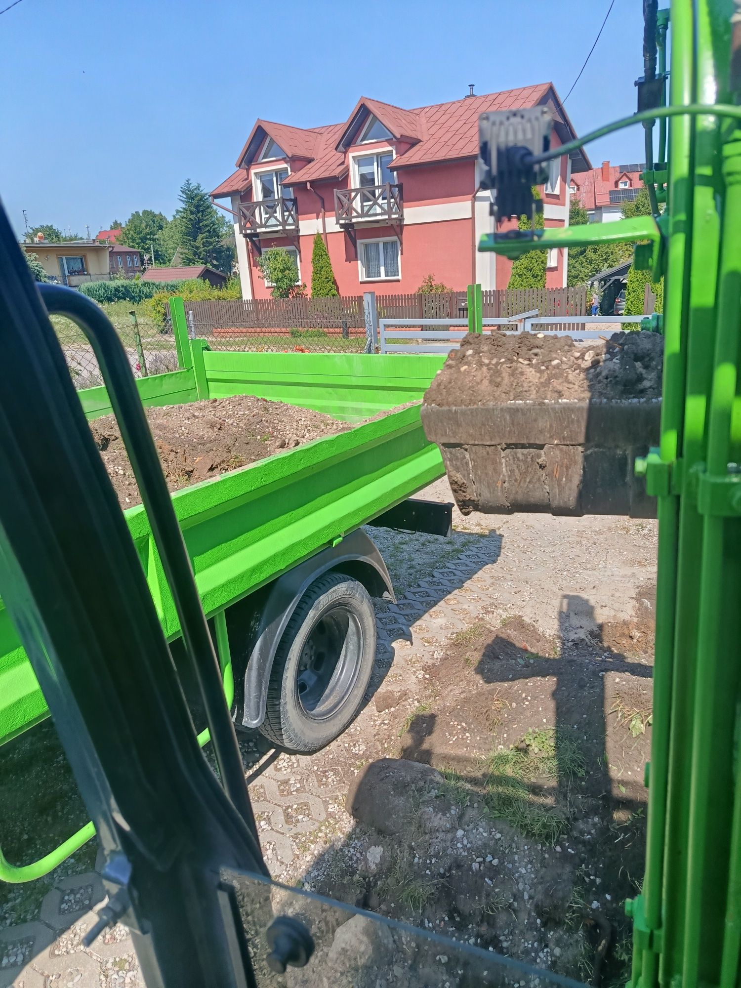 Piasek żwir pospółka ziemia kamienie płukane suchy beton minikoparka
