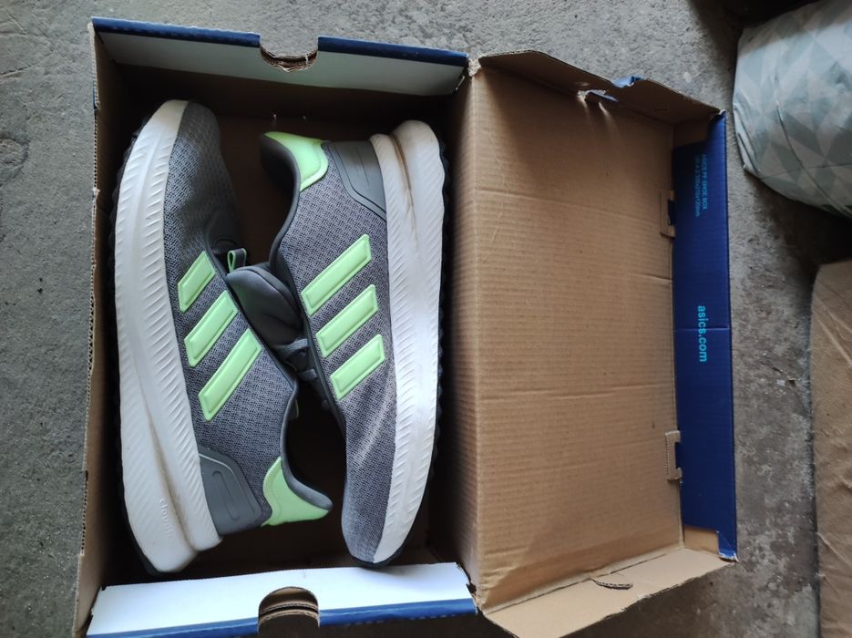 Продам кросівки чоловічі. ADIDAS..