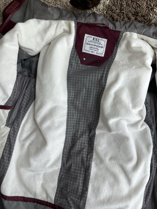 Женская куртка nike