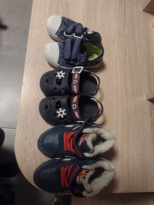 Продам 3 пары обуви на мальчика