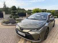 Sprzedam TOYOTA Corolla Sedan 1,6 rok rejestracji 2021