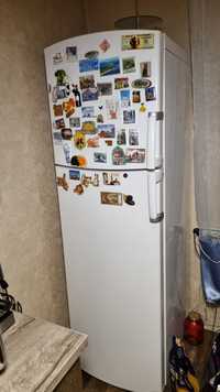 Продам холодильник Whirlpool