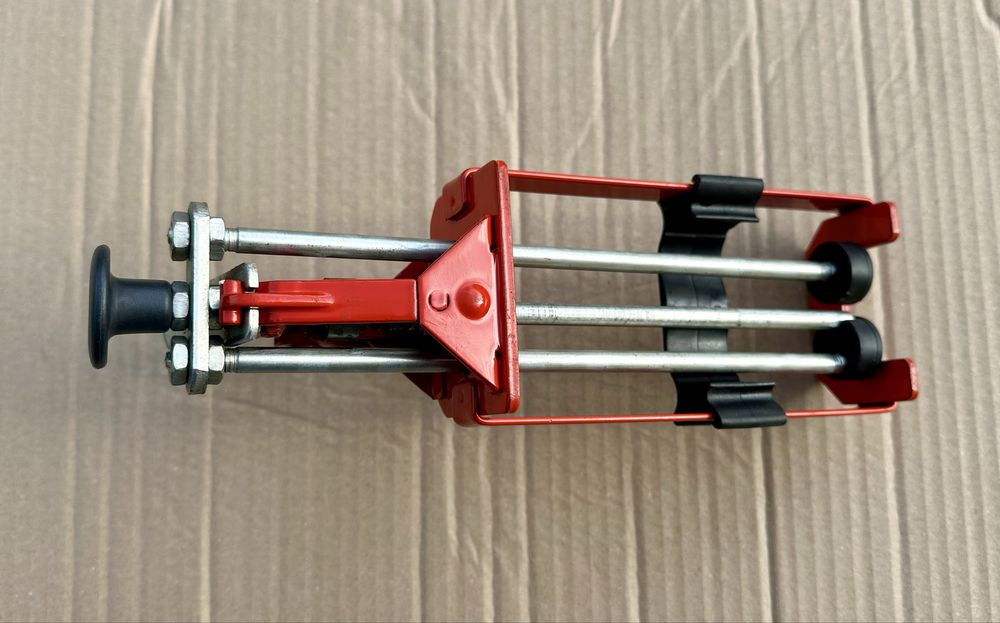 Pistolet wyciskacz podwójny do kleju mas Dinitrol Made in England