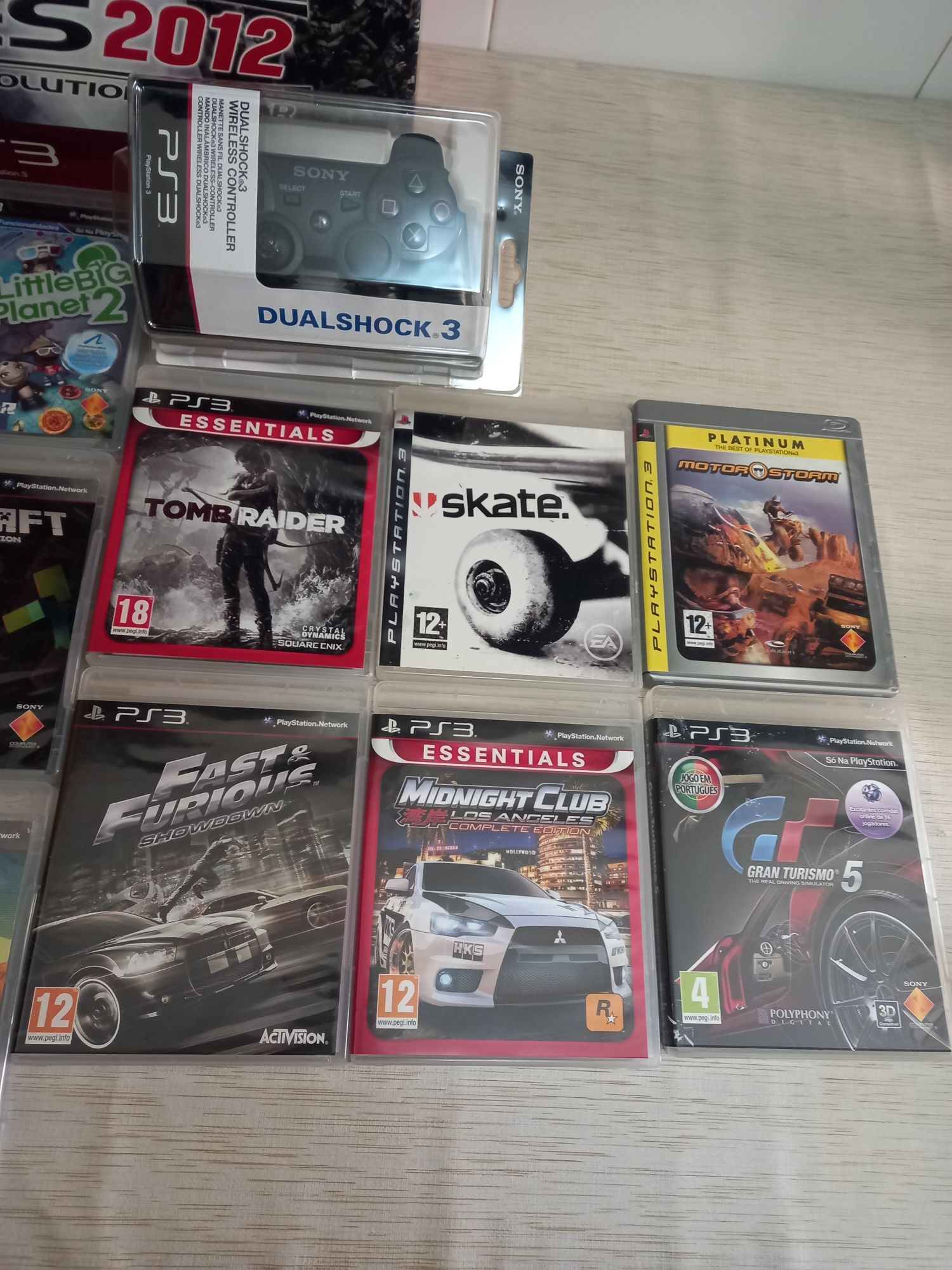 Ps3 com caixa e jogos