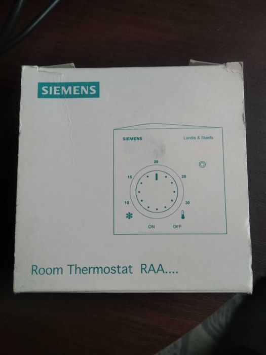 Электромеханический регулятор комнатной температуры Simens RAA03