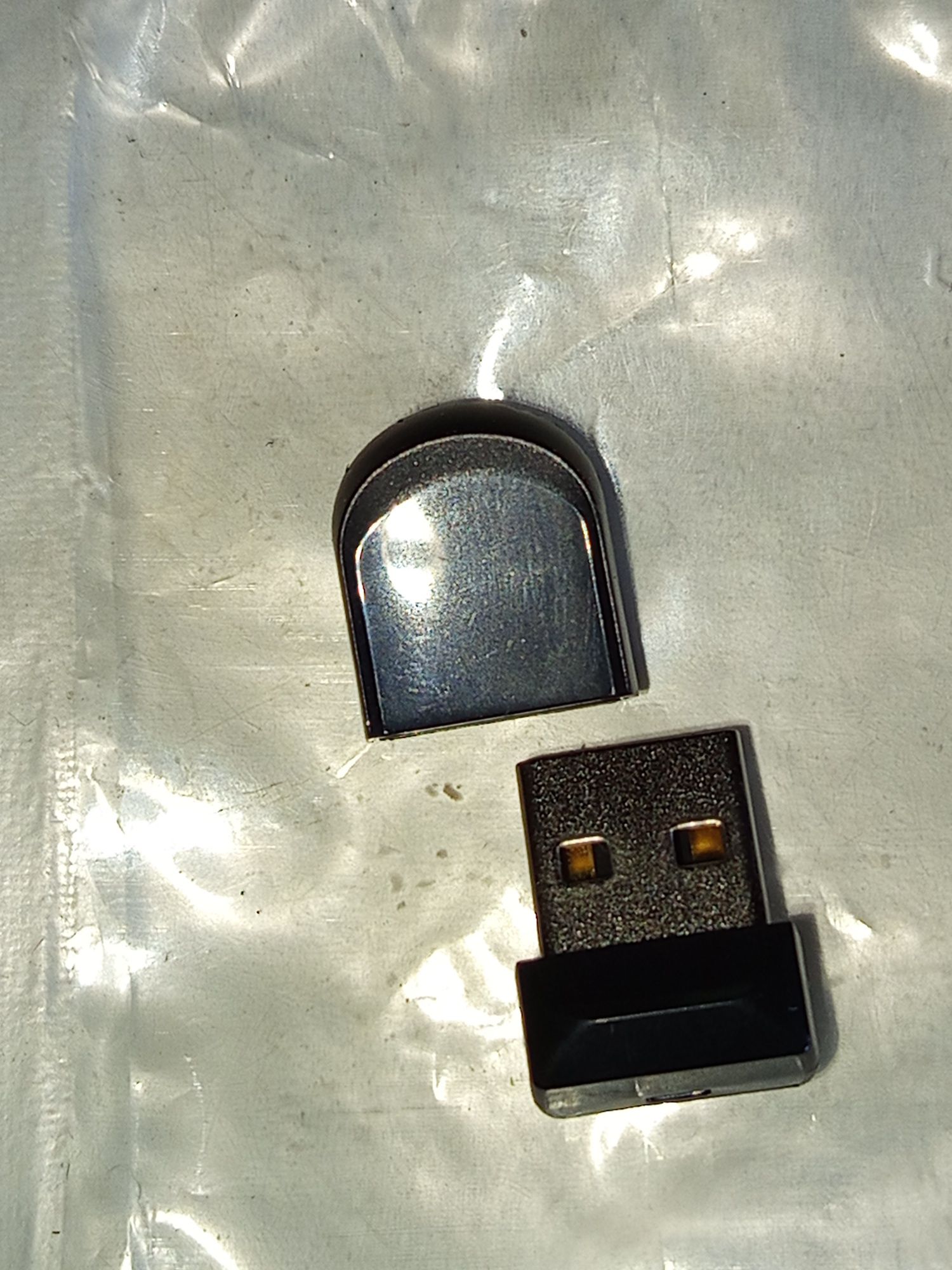 Флешка USB обьём 64 GB. Новая.