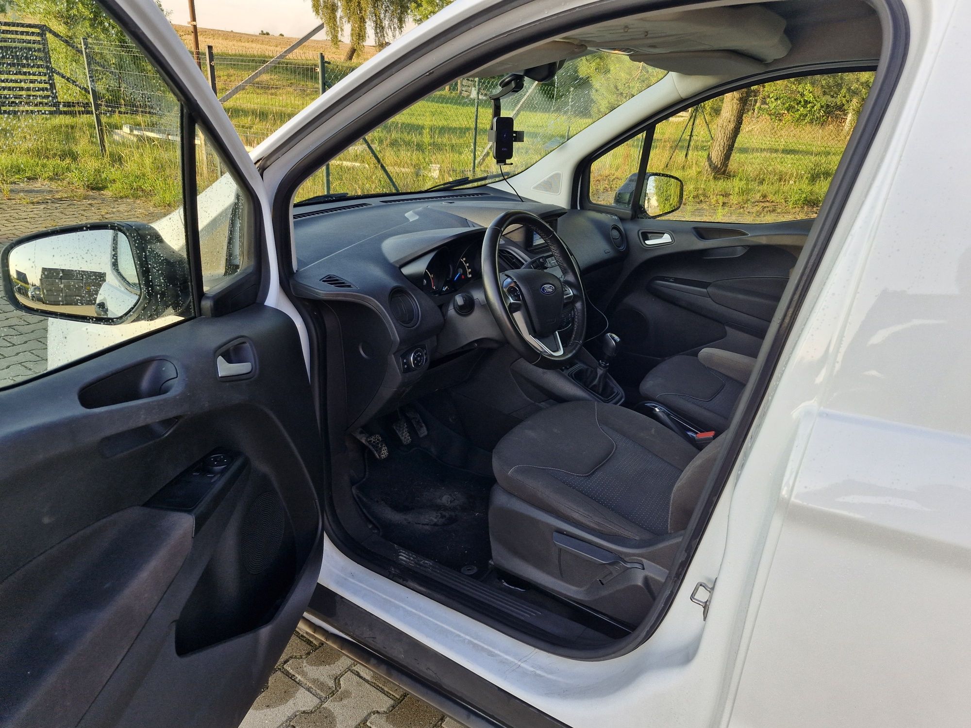 Ford Tranzit courier 2022r