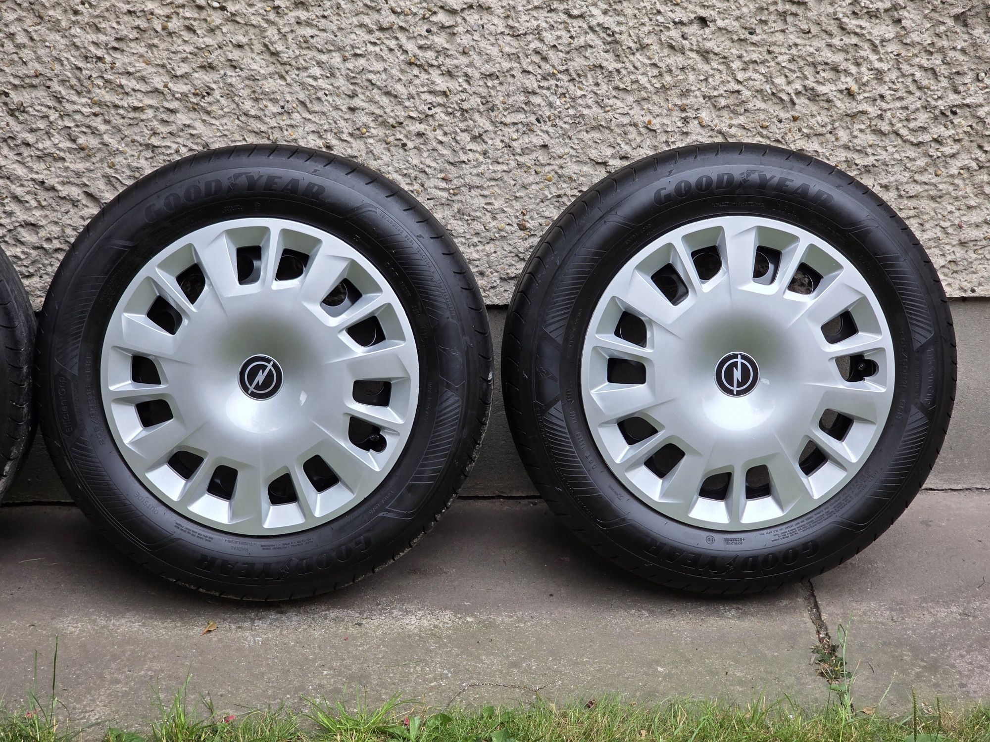 Nowe Opony Letnie 205/60/16 Goodyear Felgi 5x108 Kołpaki Opel Komplet
