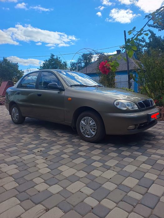 Автомобіль Daewoo sens