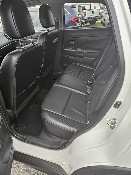 Mitsubishi Outlander      2018