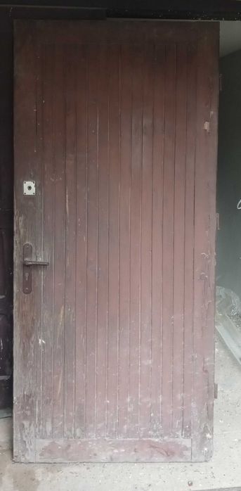 Drzwi zewnętrzne drewniane