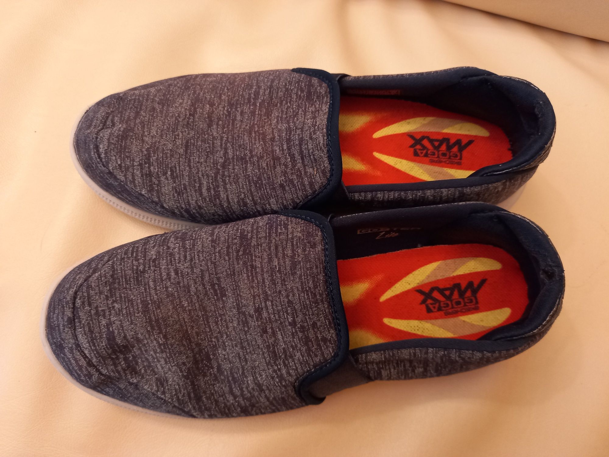 Adidasy Skechers GOSTEP Lite 23,5 cm