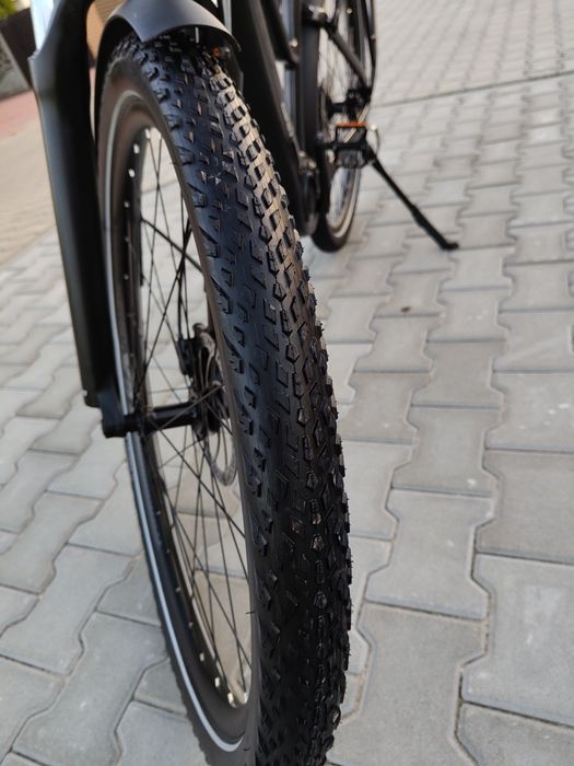 Giant Explore 2 sta 2023  rama S jak nowy