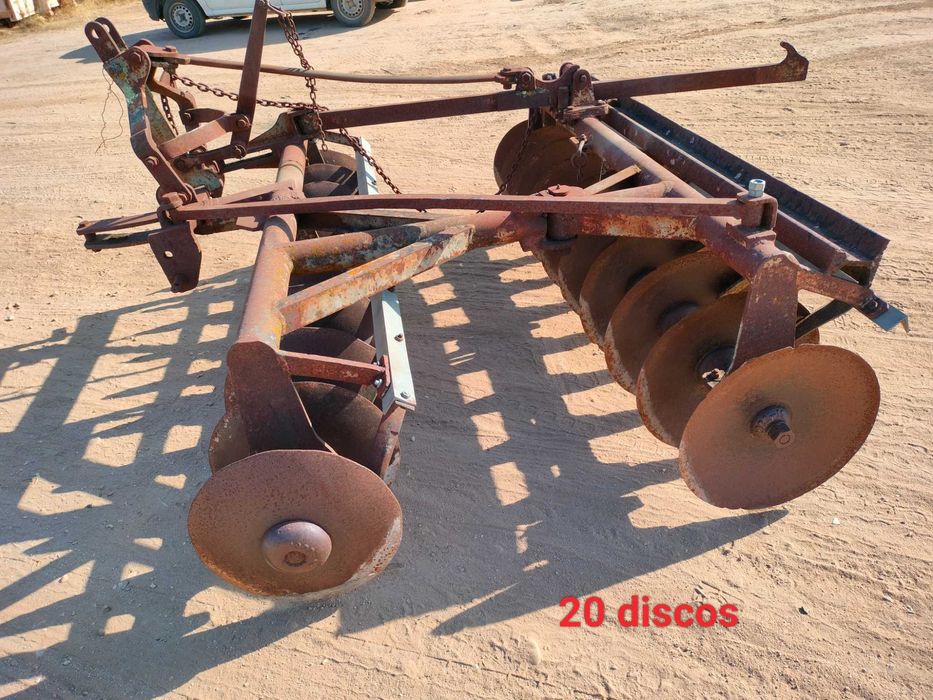 Grade de discos a trabalhar