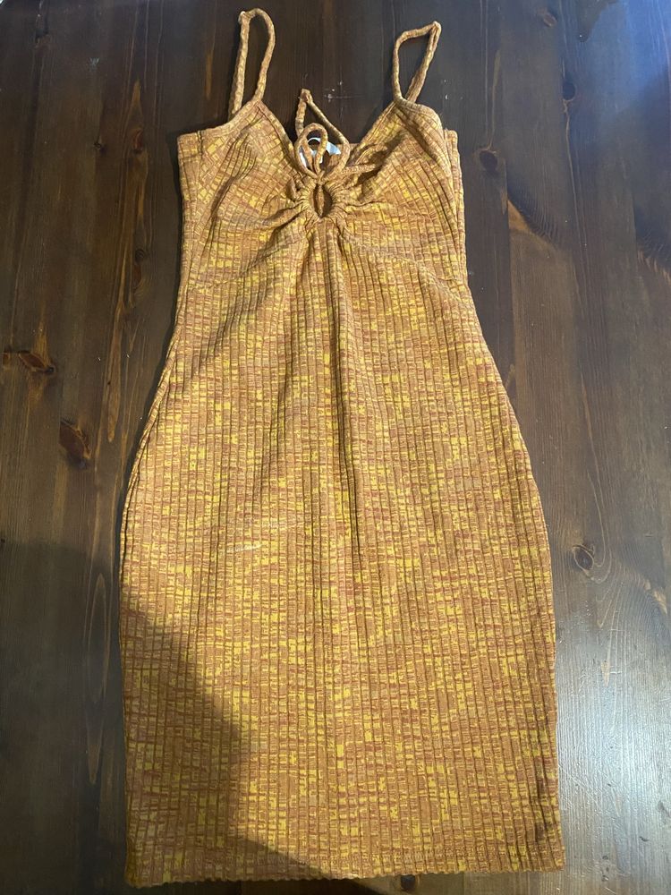 Pomaranczowa sukienka