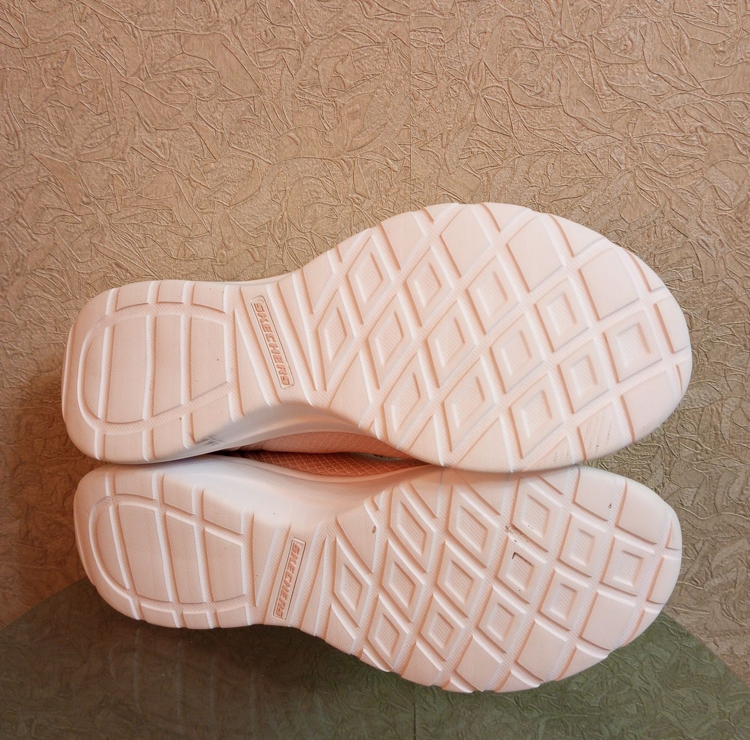 Женские кроссовки Skechers/40( до42)