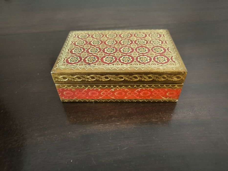 7 caixas. Vista Alegre. Caixa em madeira