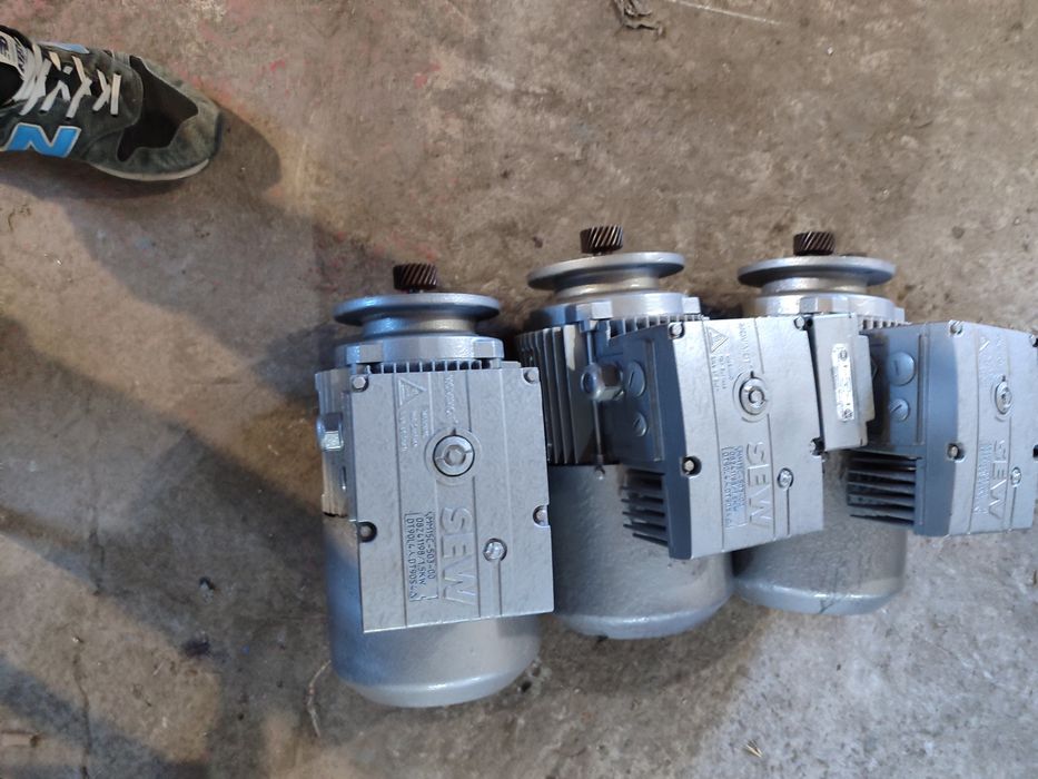 Продам электродвигатель 1.5 кВт с преобразователем частоты