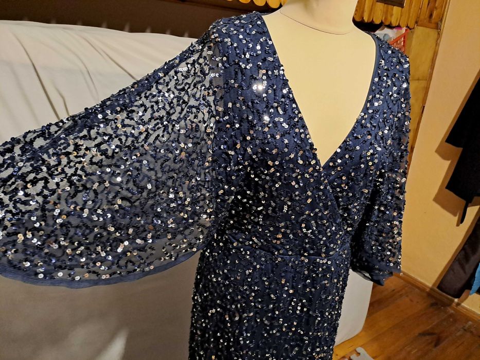 Sukienka imprezowa z cekinami