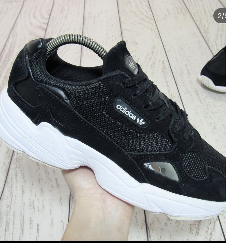 Кросівки Adidas Falcon  оригінал (25.5 см)